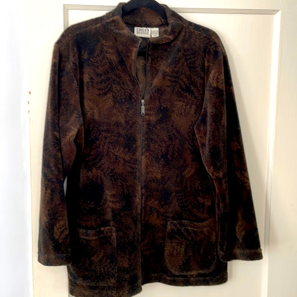 Super comfortable zipped up jacket